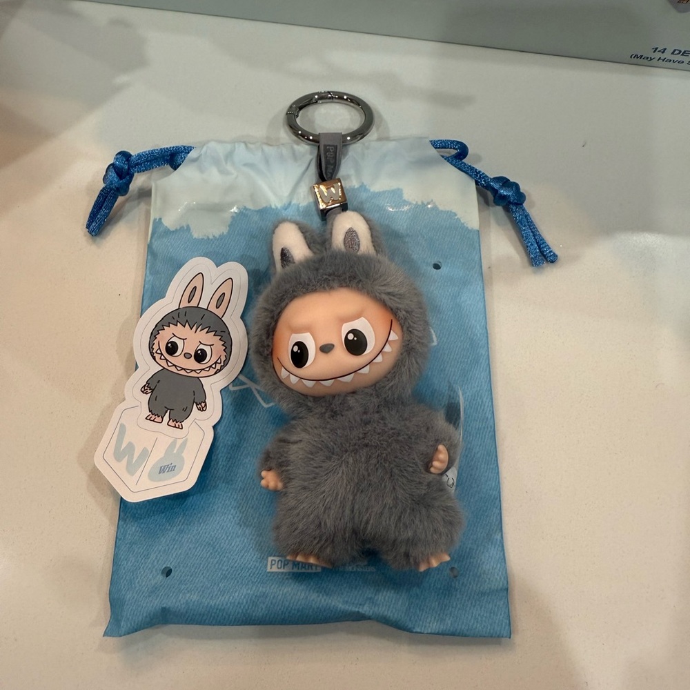 AUTHENTIC LABUBU PIN FOR LOVE VINYL FACE PLUSH KEYCHAIN **W** for Win holiday